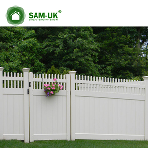 Günstiger PVC-Zaun mit englischen Zaunpfosten-Capfences für Häuser
